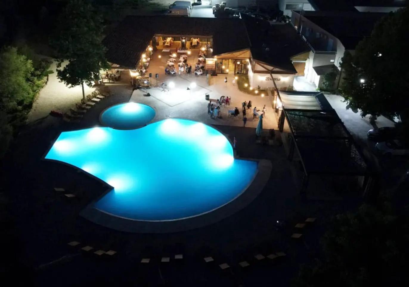 Storia Motel 3*