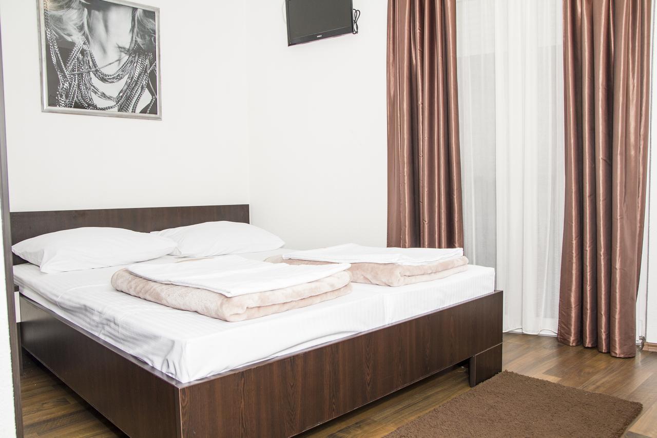 Motel Storia 3*